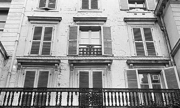 Paris (C) Peter Marshall, 1984