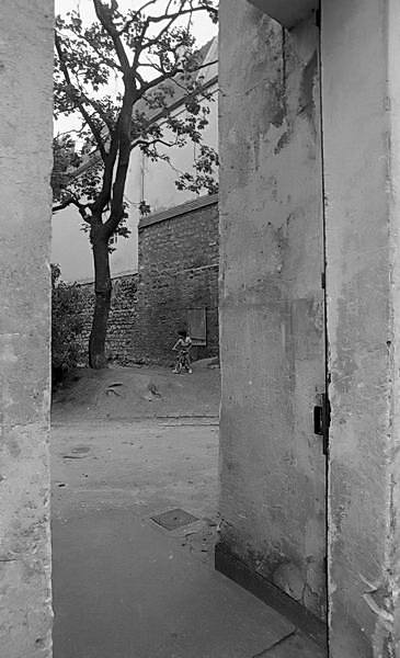 Paris (C) Peter Marshall, 1984